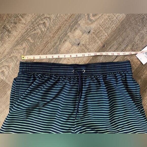 Nike 9" Stripe Breaker Swim Trunks- Size XXL - Picture 4 of 6